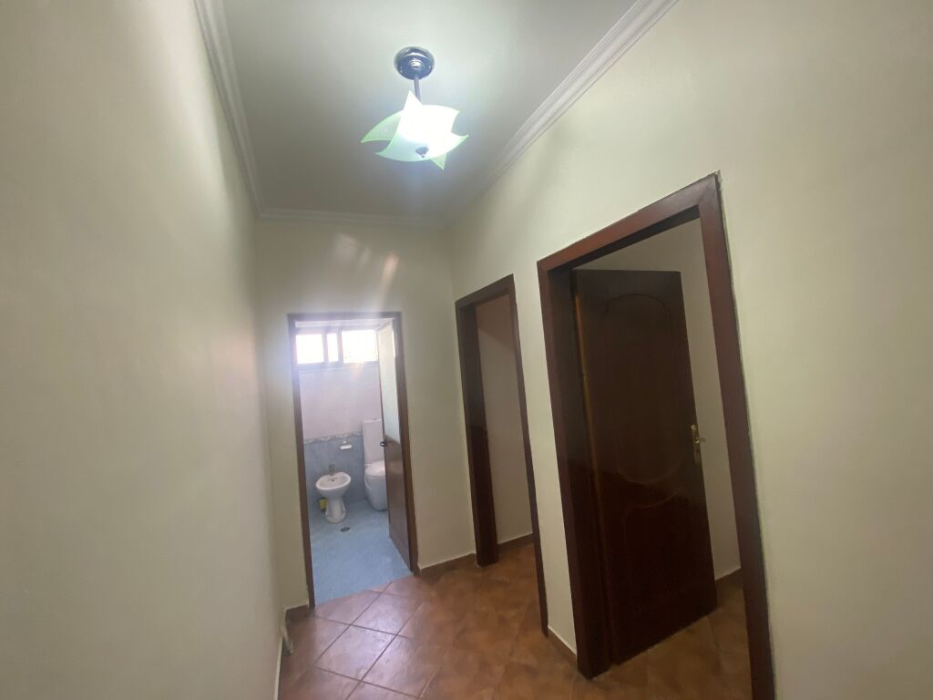 Apartament 2+1 per qera perballe me Shkollen E Bashkuar !