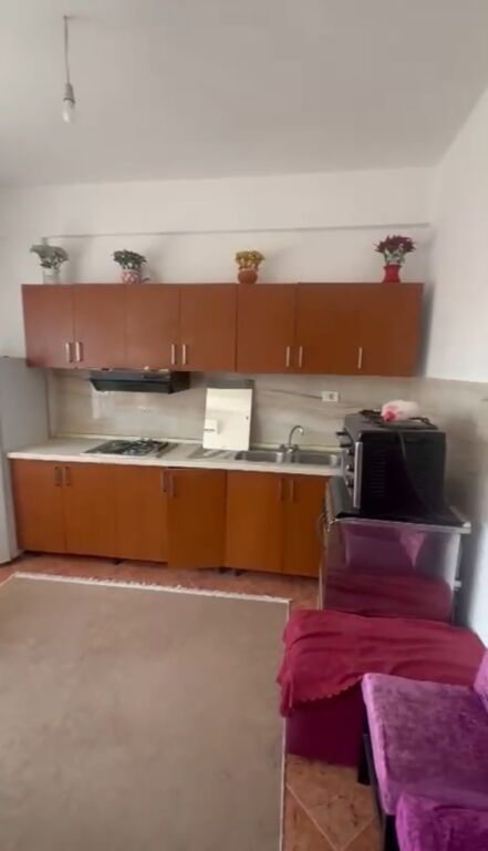 In affitto Appartamento casa 2+1, via 5 Maj via Ali Beshiri 400 mila lek vecchi