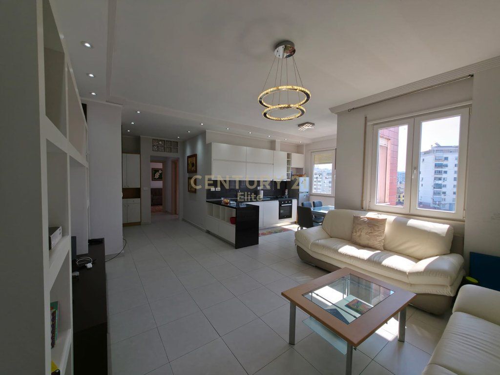 Apartament 2+1 + post parkimi me cmim ekstra me qira tek Tregu Elektrik!