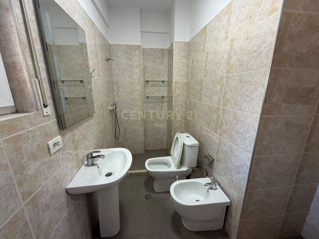 Apartment 2+1+2 For Rent in Botanical Zoological Garden, Tirana - 650€ | 102 m² 650 € /Month 60,000 Lek /Month