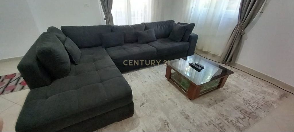 Jepet apartament 2+1+2 Shkoze prane Motel Gazheri 450 € /Muaj 45,000 Lekë /Muaj