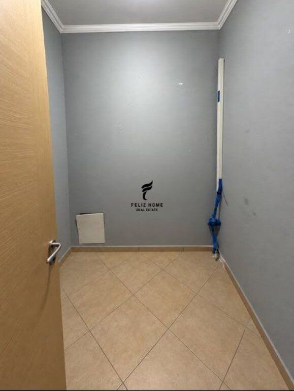 APARTAMENT ME QERA 3+1+2 5 MAJI 100.000 LEKE FH-91793