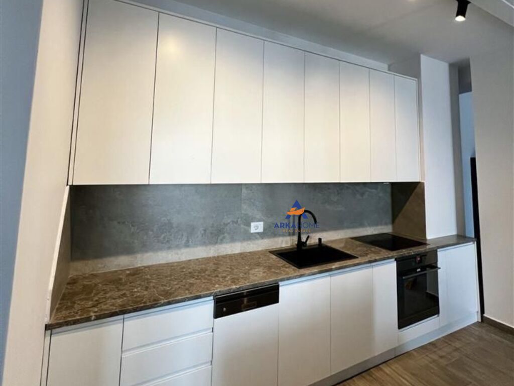APARTMENT FOR RENT 2+1+BALCONY "PARTIZANI HIGH SCHOOL, SELVIA" 1000 EURO.
