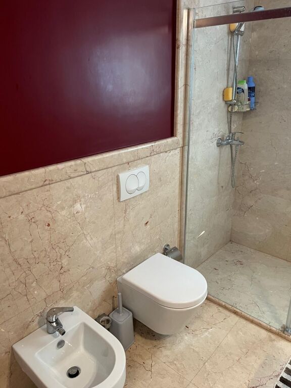 APARTAMENT 1+1 ME QIRA VJETORE | LUNGOMARE, VLORË 🌊🏡