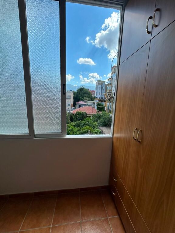 Apartament 2+1 tek Ambasada Amerikane