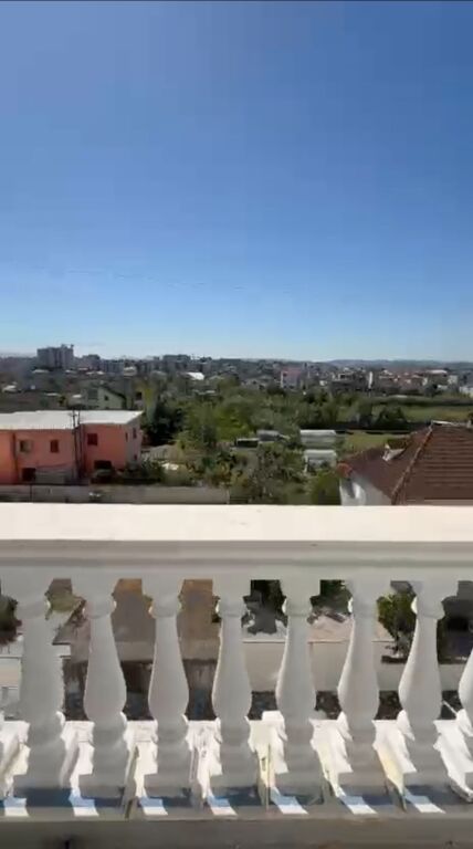 Shitet Apartament kamez 121.000€