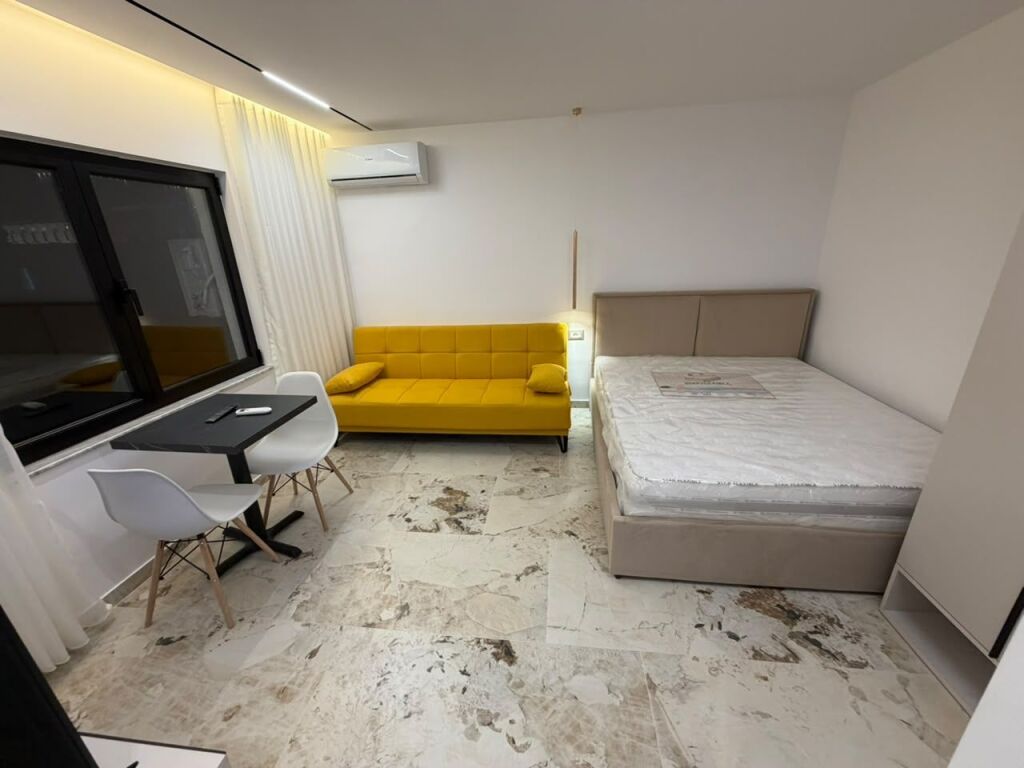 🏠 Shitet apartament 1+1 (garsoniere) 💶 Çmimi: 89,000 € 📍 Rruga “Mine Peza”, Tiranë