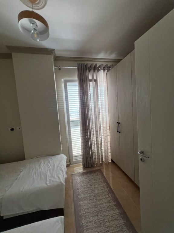 Apartament 2+1 me Qira – Spitallë, pranë Billës