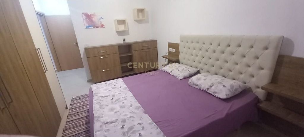 Jepet apartament 2+1+2 Shkoze prane Motel Gazheri 450 € /Muaj 45,000 Lekë /Muaj
