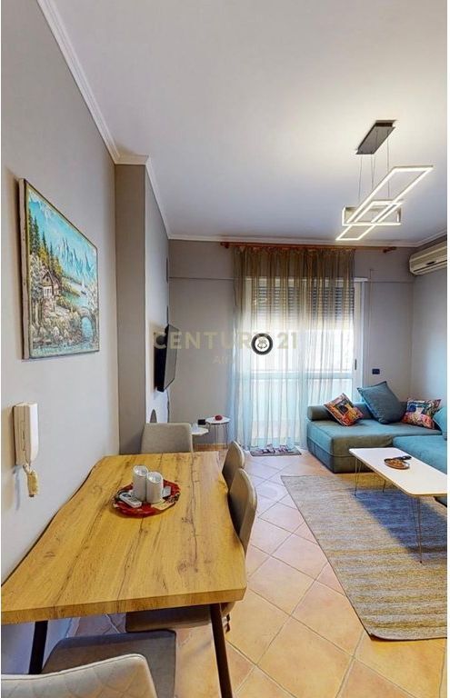 Shiten dy apartamente 1+1 – Pista Iliria, Durrës!