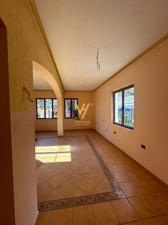 BUSINESS PREMISES 300 M2 FOR RENT IN DON BOSKO 200,000 LEKE