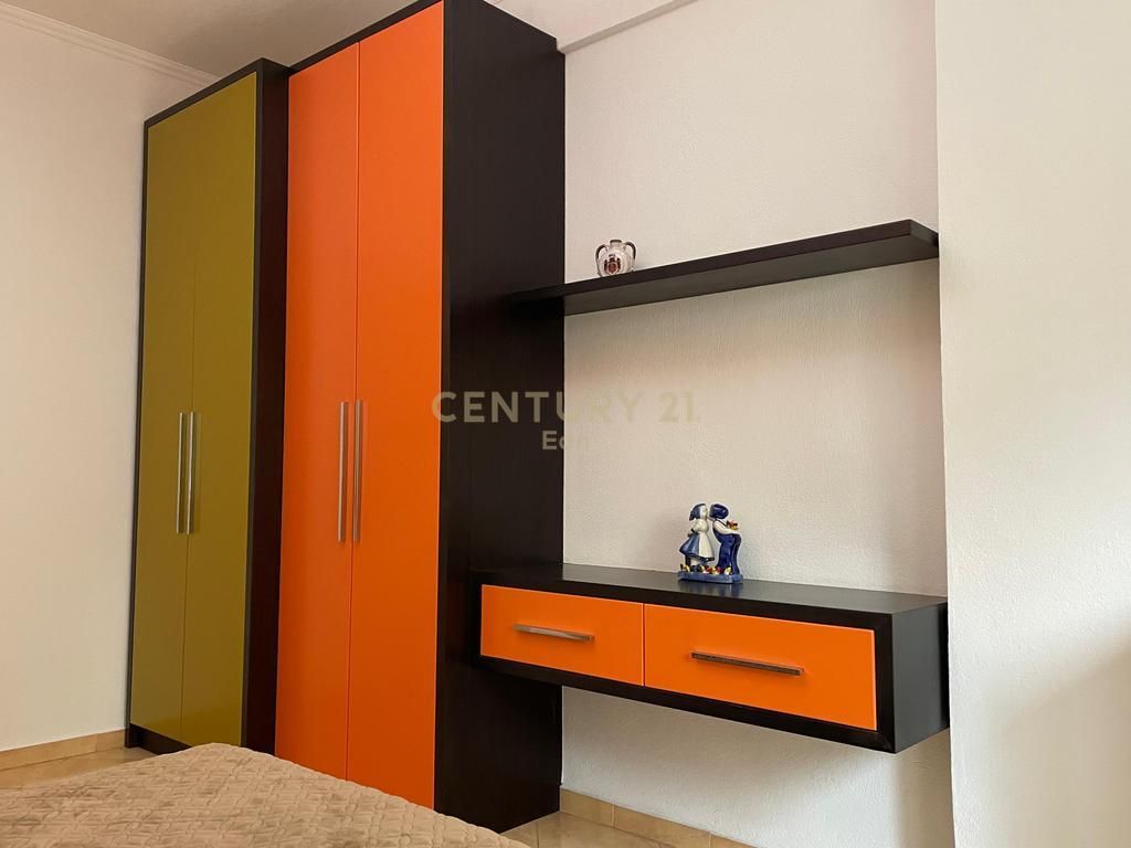 Shitet apartament 1+1 ne zonen Plazh Iliria, Durres !