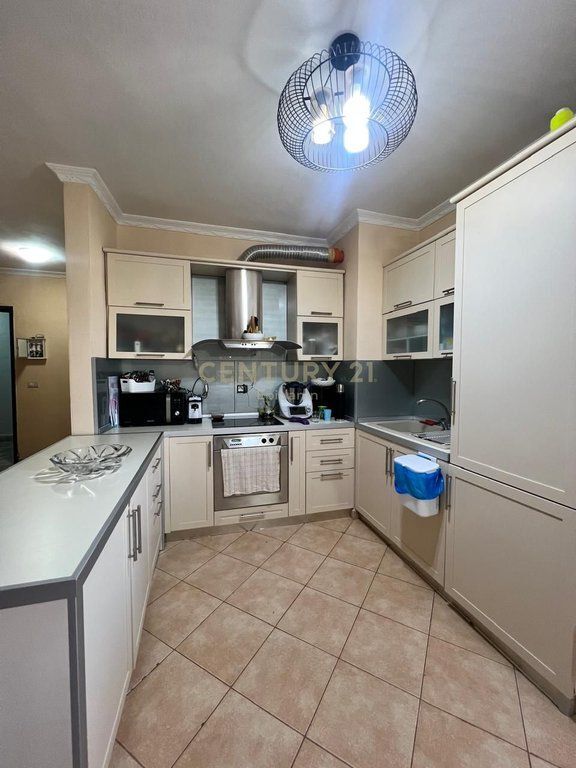 Apartment for rent 2+1+2+3 balconies in Neighborhood No. 1, Durrës