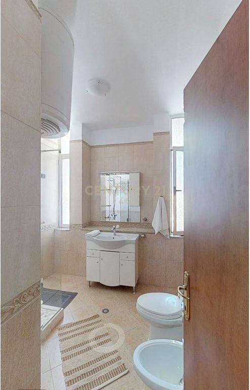 Shiten dy apartamente 1+1 – Pista Iliria, Durrës!