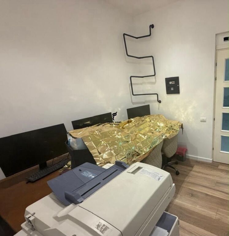 ZYRE ME QERA 50M2 21 DHJETORI 80.000 LEKE FH-91774