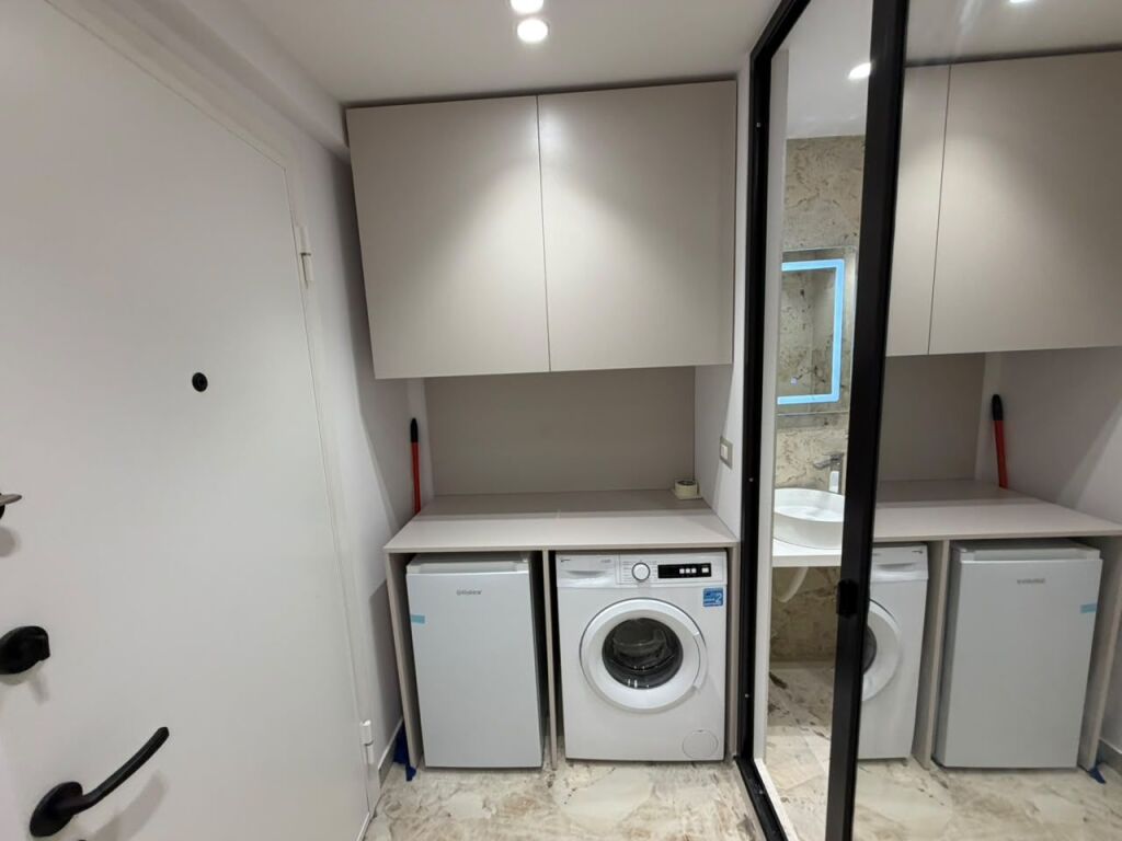 🏠 Shitet apartament 1+1 (garsoniere) 💶 Çmimi: 89,000 € 📍 Rruga “Mine Peza”, Tiranë