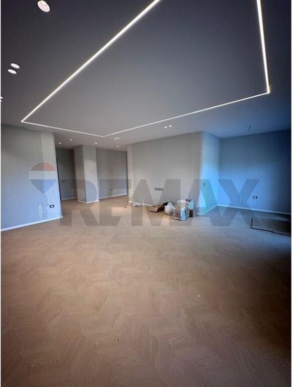 SHITET APARTAMENT 2+1+2 TEK LIQENI, PRANË RADISSON