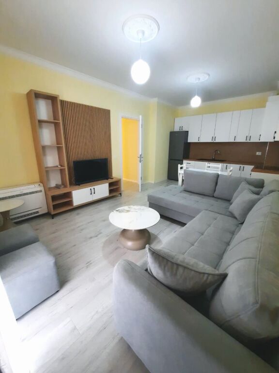 Apartament me qera 2+1+ 2 Univers City