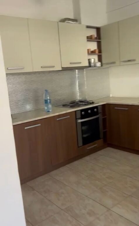 For rent 1+1 Yzberisht 35,000 leke