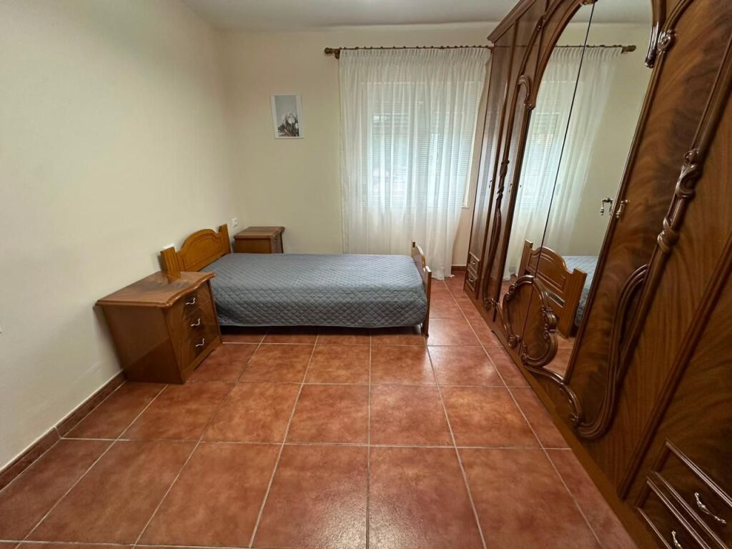 Apartament 2+1 me qira tek Rruga e Elbasanit