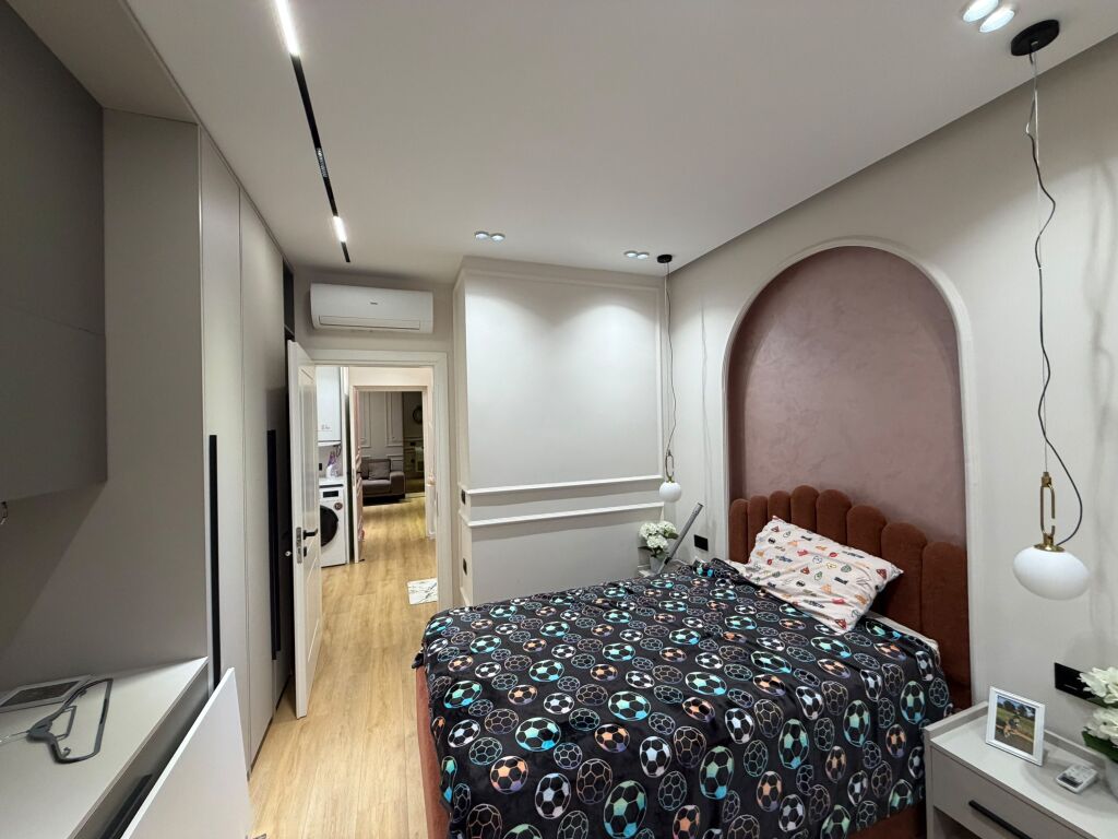 Shitet Apartament 2+1+2 + Garazhd ne Kavaje