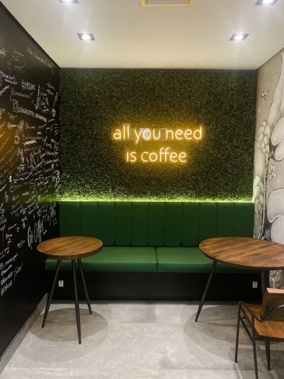 New Boulevard, Bar-Lounge for rent in working condition!