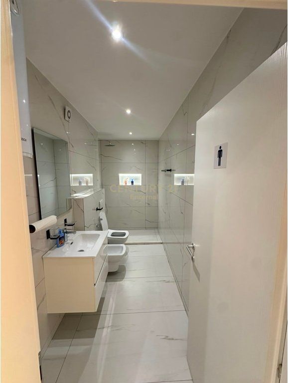 Via E Eblasanit - Ufficio in Affitto 190m2 Vicino all'Ambasciata Americana Edificio Commerciale
