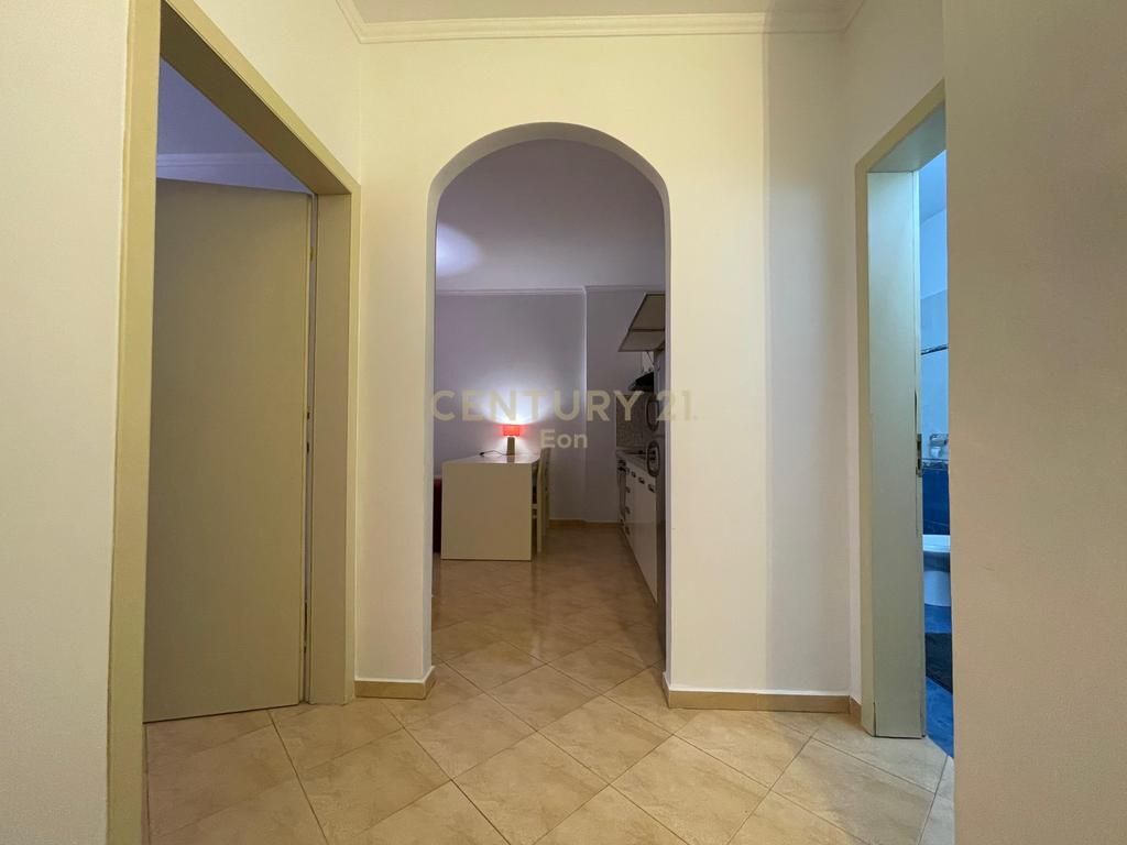 Shitet apartament 1+1 ne zonen Plazh Iliria, Durres !