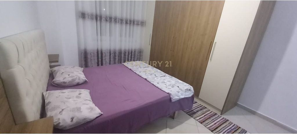 Jepet apartament 2+1+2 Shkoze prane Motel Gazheri 450 € /Muaj 45,000 Lekë /Muaj