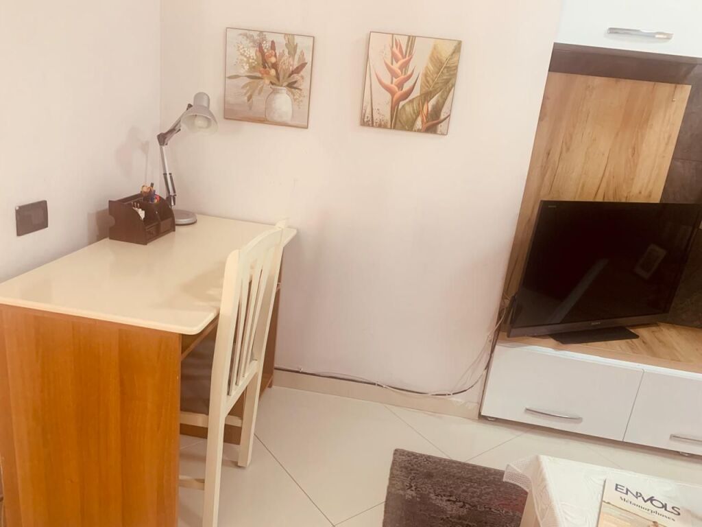 Qera | Apartament 1 + 1 | Rruga e Kavajës | 500 €/muaj