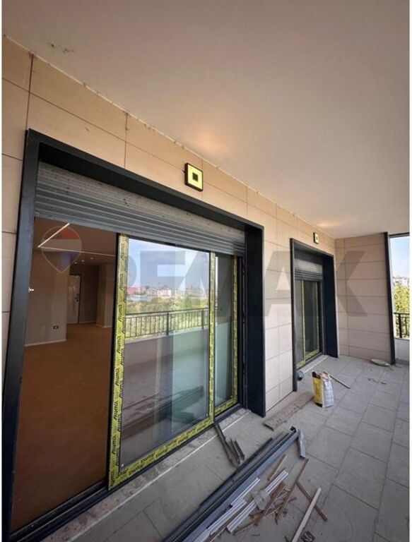 SHITET APARTAMENT 2+1+2 TEK LIQENI, PRANË RADISSON