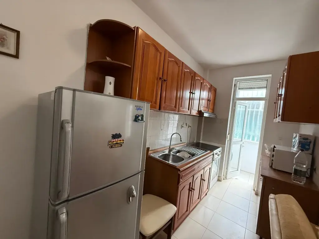 Jepet me qera apartament 1+1 te Vasil Shanto