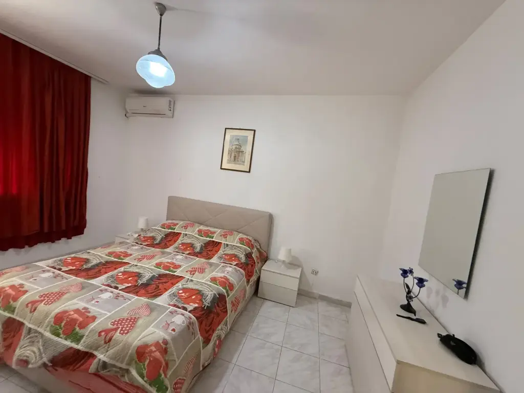 Jepet me qera apartament 1+1 te Vasil Shanto