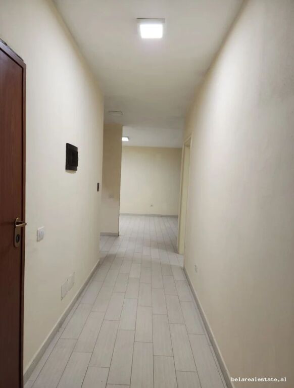 Apartament Me Qera 3+1 Tek Pazari i Ri (ID B2341) Tirane