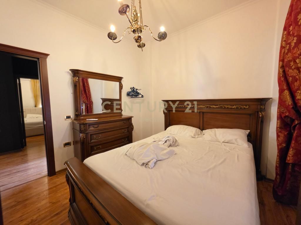 VILE 2-KATESHE ME QIRA NE ZEMER TE TIRANES, MYSLYM SHYR 1,200 € /Muaj