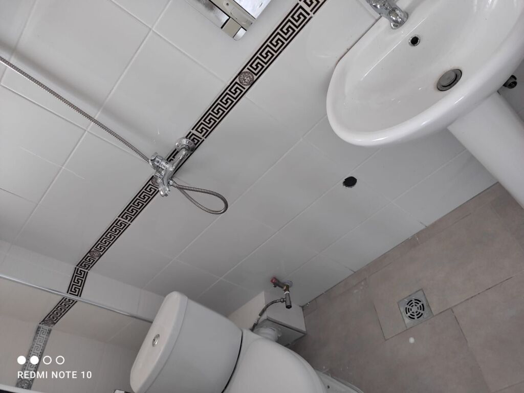 STUDIO APARTMENT 27,000 LEKE ELECTRIC MARKET