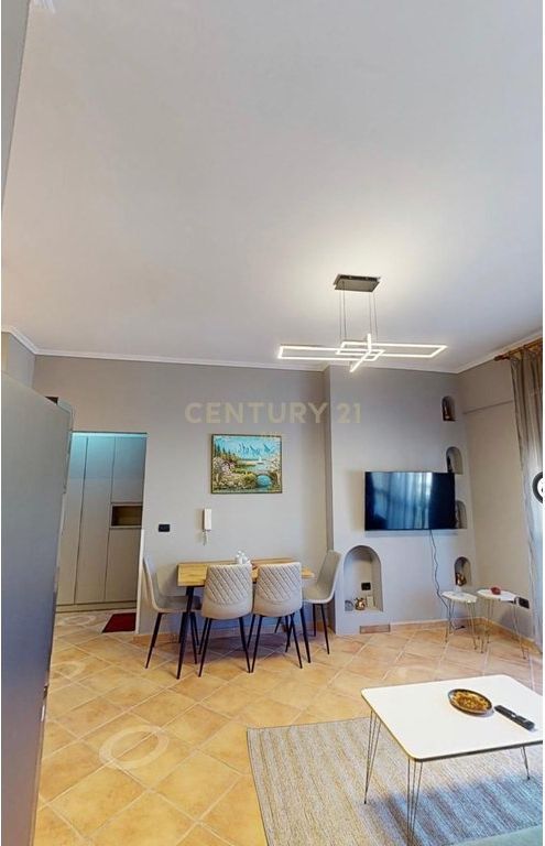 Shiten dy apartamente 1+1 – Pista Iliria, Durrës!