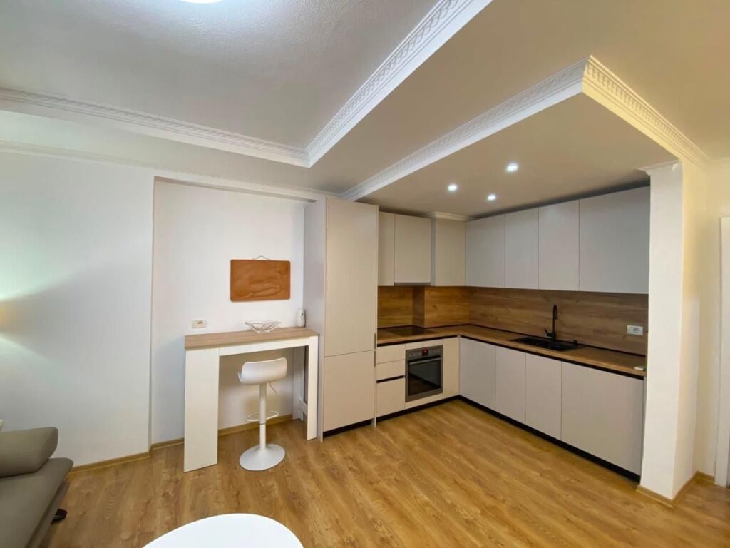 Shitet Apartament 1+1 Fresk