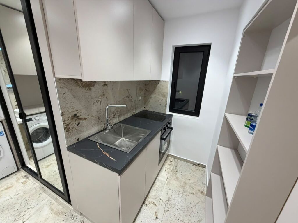 🏠 Shitet apartament 1+1 (garsoniere) 💶 Çmimi: 89,000 € 📍 Rruga “Mine Peza”, Tiranë