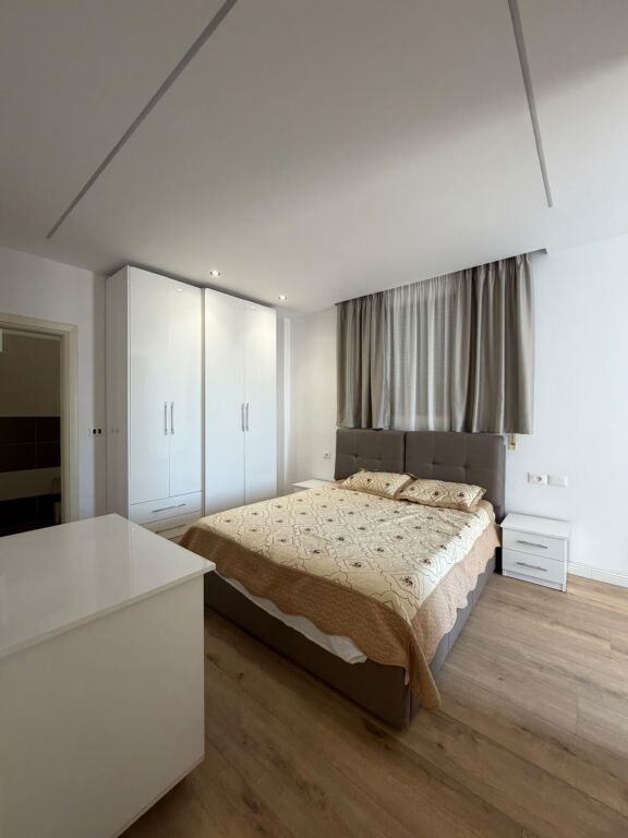 Affittasi appartamento 2+2+2 presso Ish Urt Durres