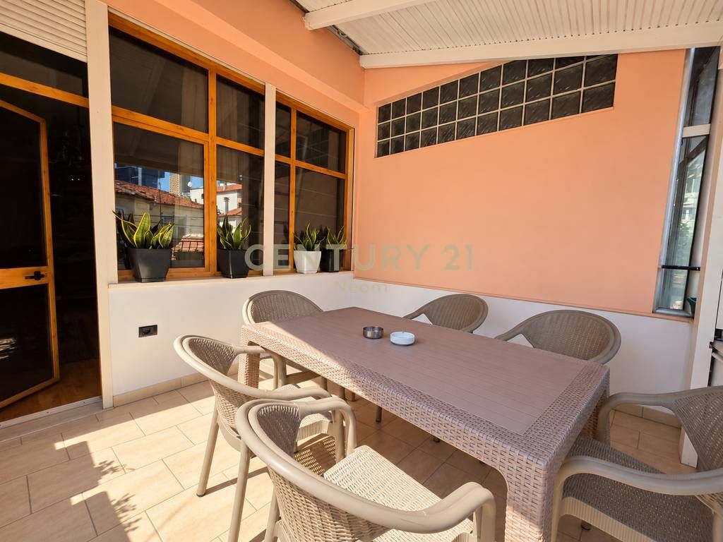 VILE 2-KATESHE ME QIRA NE ZEMER TE TIRANES, MYSLYM SHYR 1,200 € /Muaj