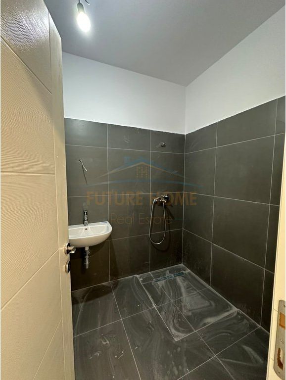 In vendita, Appartamento 1+1, Complesso ASL, Tirana
