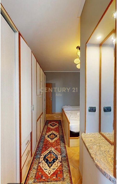 Shiten dy apartamente 1+1 – Pista Iliria, Durrës!
