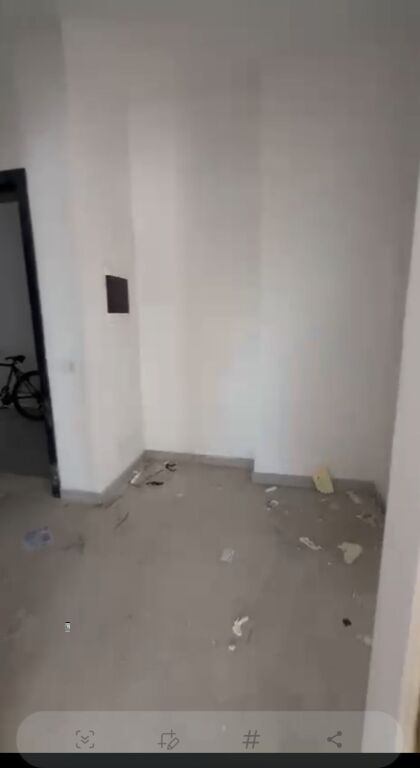 Shitet Apartament kamez 121.000€