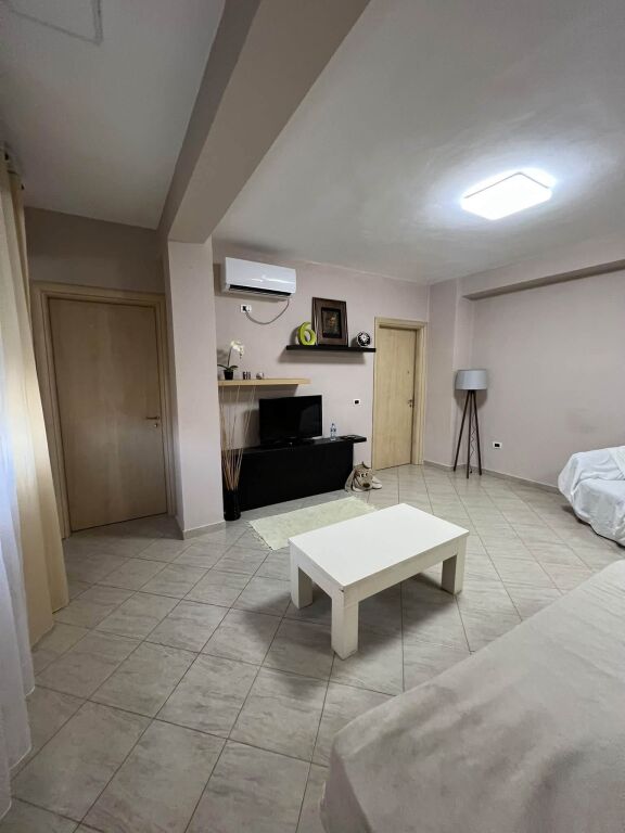 Apartament 2+1 me qera ne Bllok