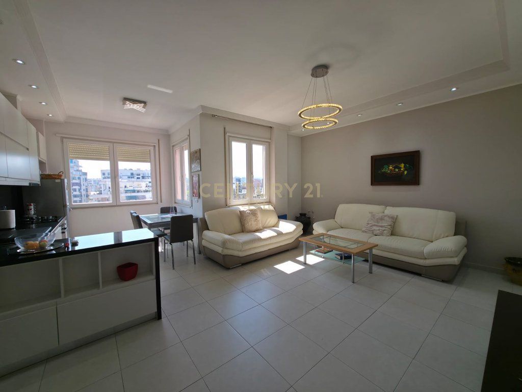 Apartament 2+1 + post parkimi me cmim ekstra me qira tek Tregu Elektrik!