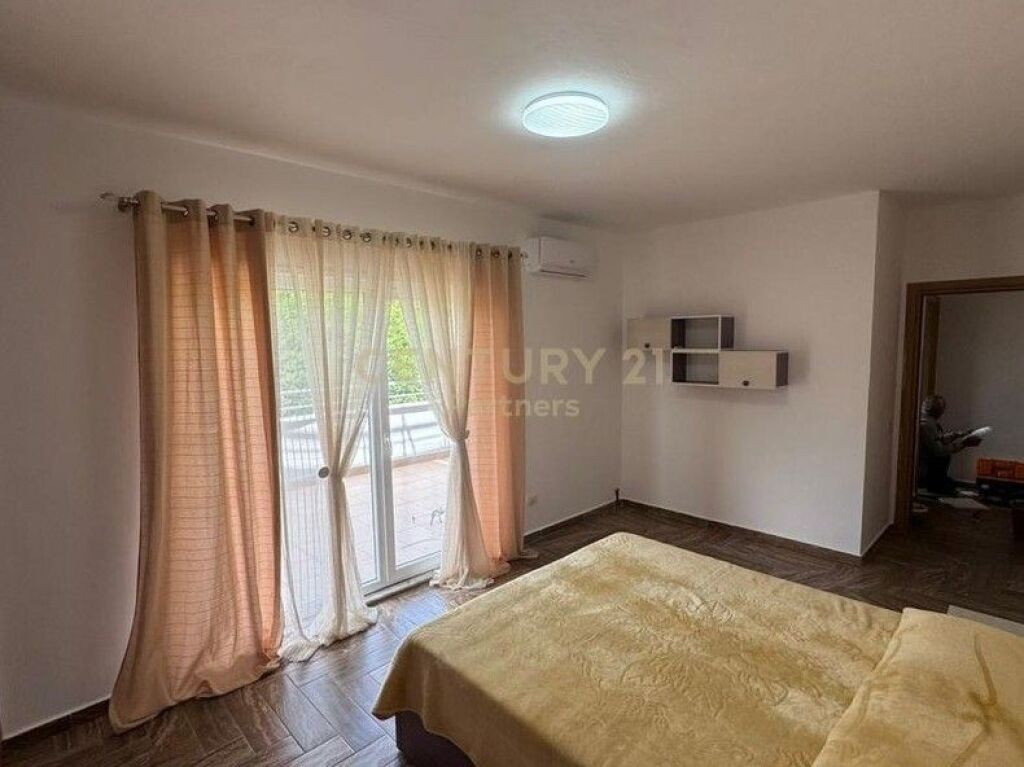 🏡 **FOR SALE APARTMENT 1+1 + VERANDA – SHKOZË, TIRANA**