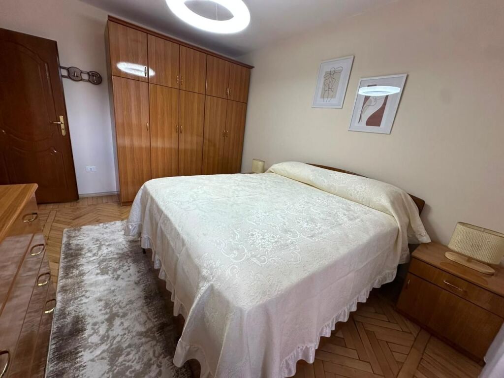 Apartament 2+1 me qira tek Rruga e Elbasanit