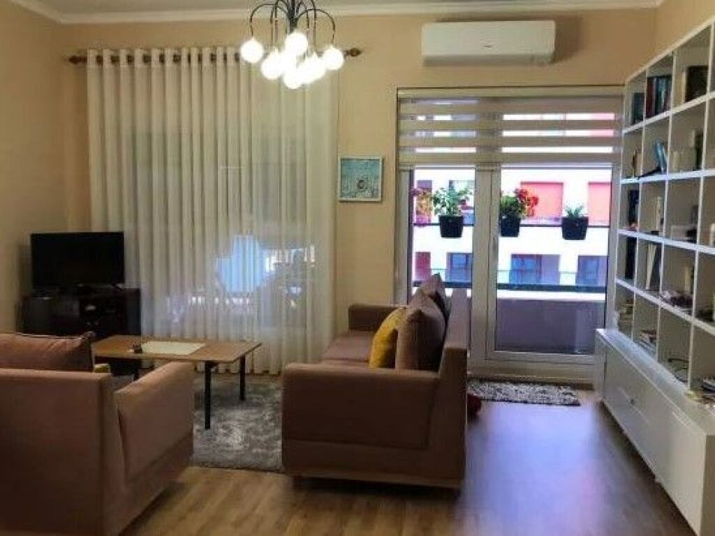 Appartamento 2+1+2 in vendita al Kompleksi Mangalem 21, Ali Demi.