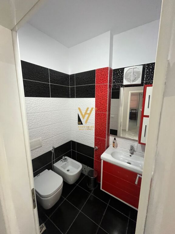 JEPET APARTAMENT 3+1+2+BLK ME QERA TE BLLOKU I VILAVE, SELITE 90.000 LEKE